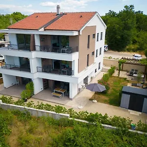 vila-primorka-apartmani-oleander.primorje-gorskikotar.com/