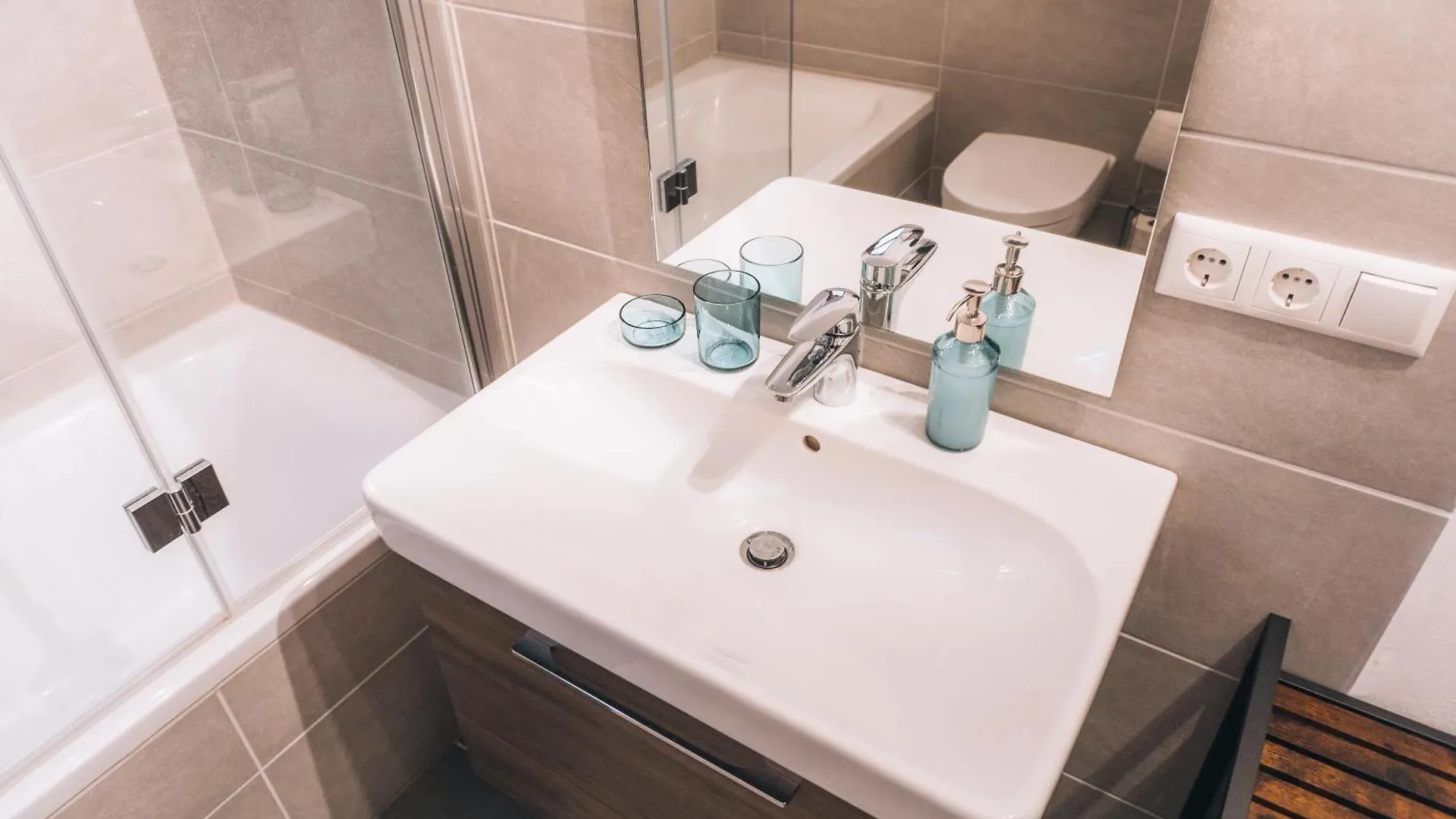 Raum Life - Loftwohnung Am Park Regensburg Apartment