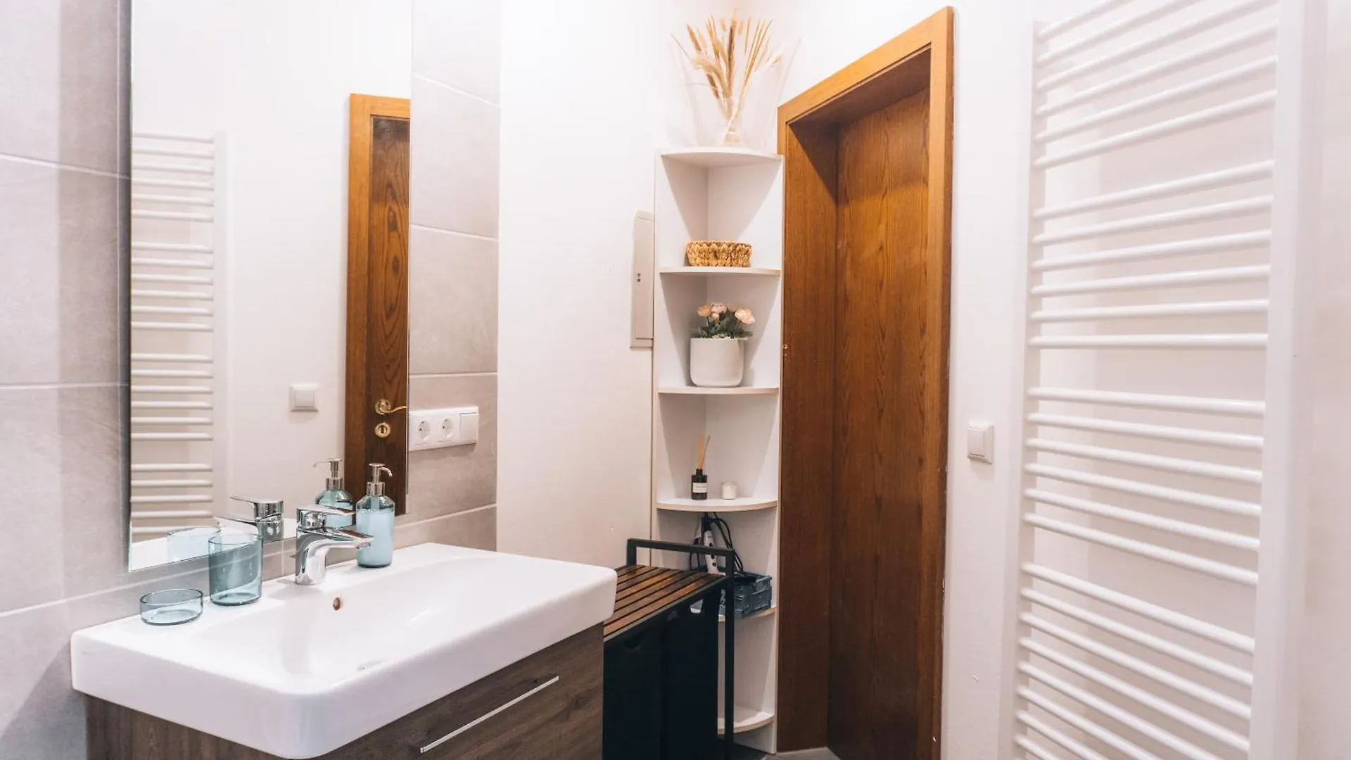 Apartment Raum Life - Loftwohnung Am Park Regensburg
